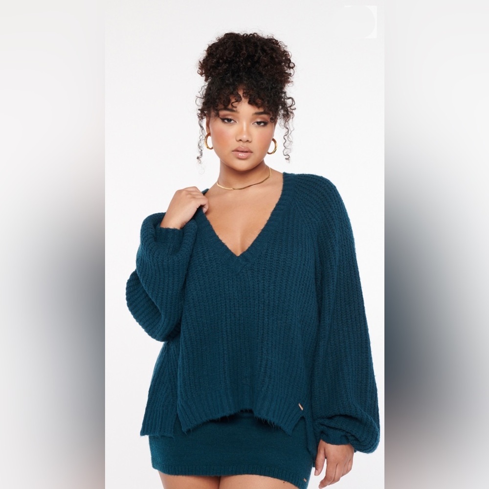 💋 NWT! Savage X Fenty Greenish Teal Sweater